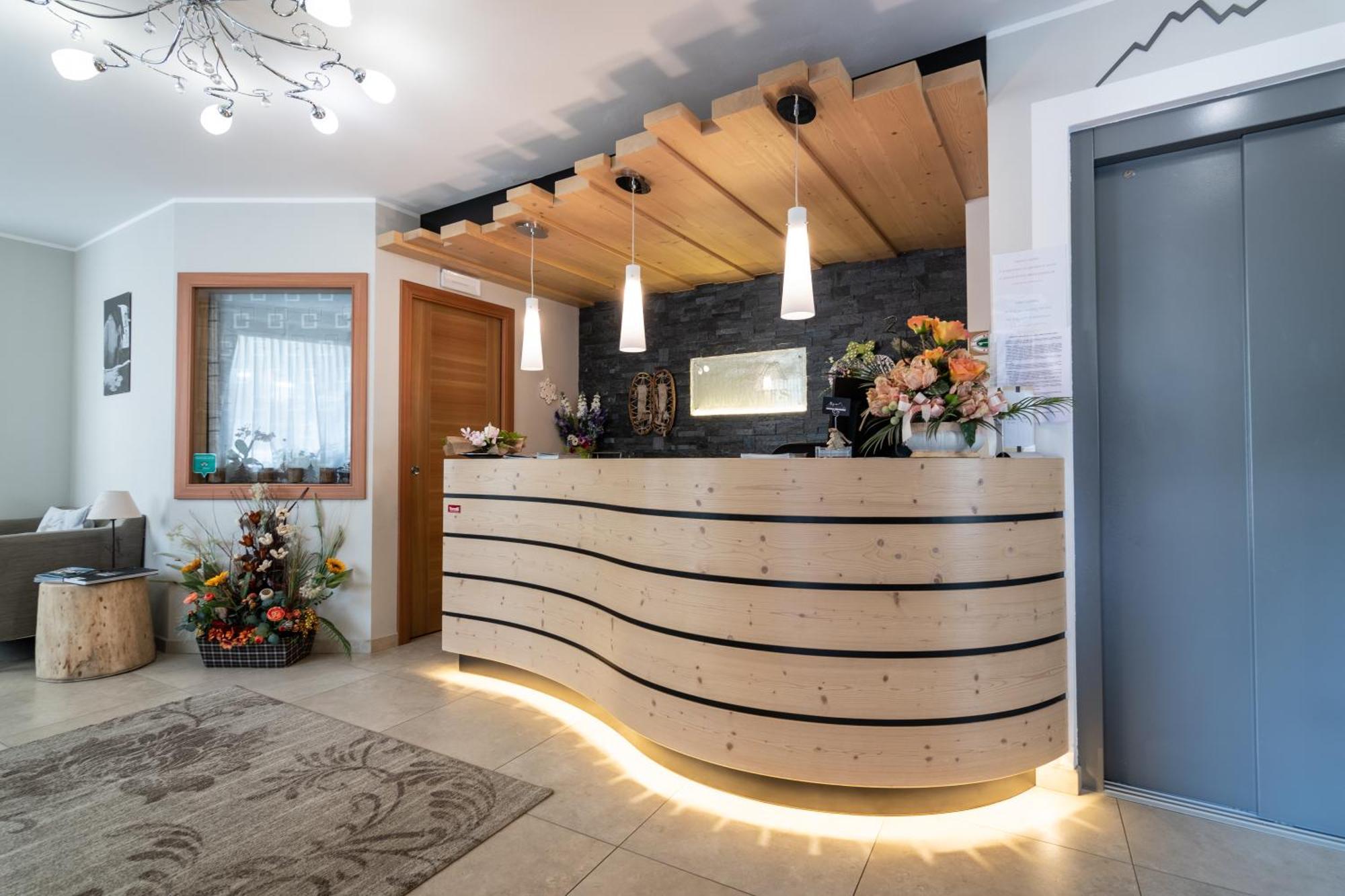 Aparthotel Dolomites Living&Relax 科美扎杜拉 外观 照片