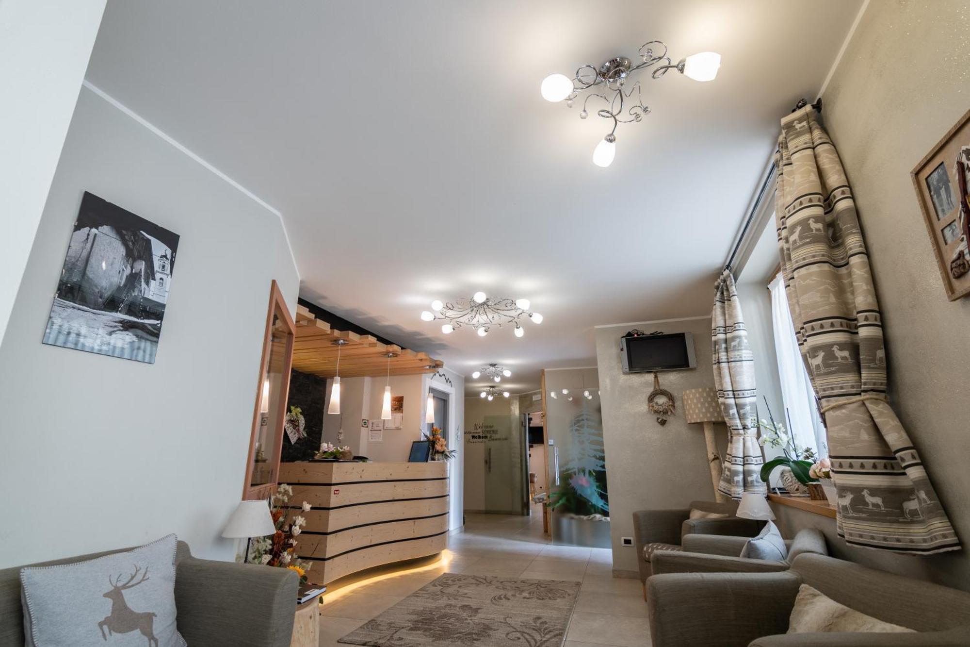 Aparthotel Dolomites Living&Relax 科美扎杜拉 外观 照片