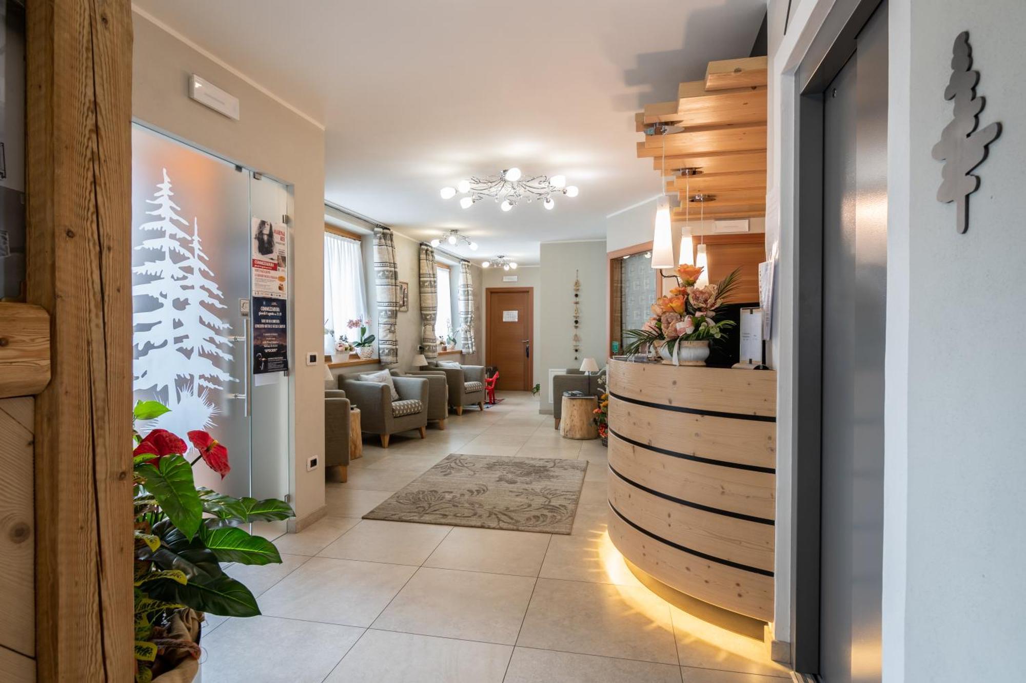 Aparthotel Dolomites Living&Relax 科美扎杜拉 外观 照片